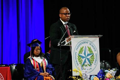 Houston ISD Superintendent Millard House II gives keynote at CVHS grad