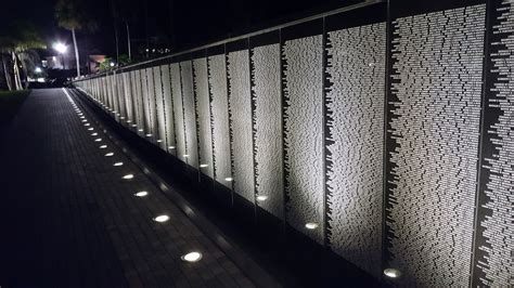 Half-scale Vietnam Wall replica dedicated in Florida