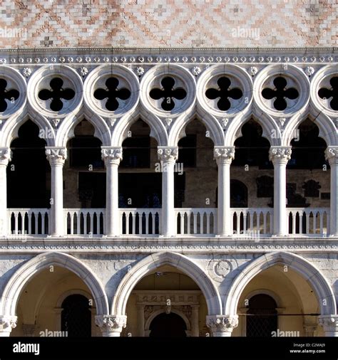 Doge's Palace (Palazzo Ducale), Venice - architectural detail Stock ...