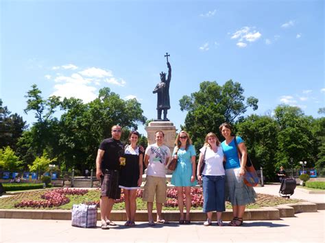 Traveling Light: Cisinau - Kishinev, Moldova