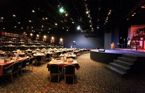 Tour: Riverside Dinner Theater "Christmas Spectacular" in Fredericksburg, Virginia | Gunther Tours