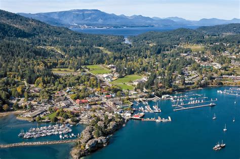 Kayaking In The Gulf Islands • Salt Spring Island - Traveling Islanders