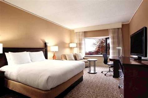 Hilton Boston Dedham Hotel in Dedham (MA) - Room Deals, Photos & Reviews