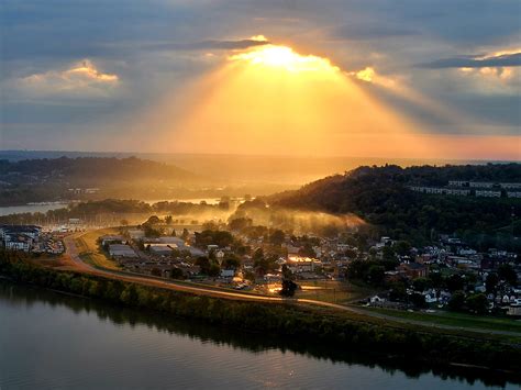 Ohio river and Dayton, KY this morning : r/cincinnati