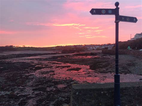 Cemaes Beach - Coastal Cottage in Wales