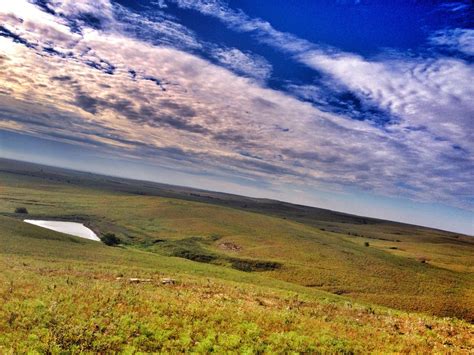 The open prairie of the Kansas Flint Hills. | Flint hills, Natural ...