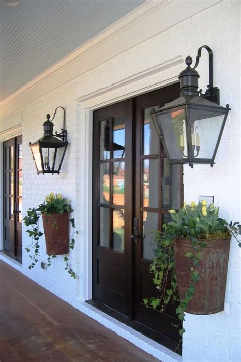 Light Up Your Modern Farmhouse: A Guide To Exterior Lighting – The ...