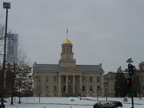 Iowa City’s Old Capitol Building – erica goes traveling