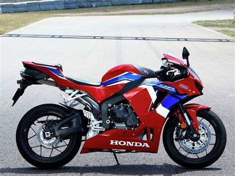 2021 Honda CBR600RR: How The Specs Stack Up - NewsOpener