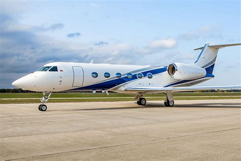 14 Passenger Gulfstream G450 – GRB Private Jet Charter | Solairus Aviation