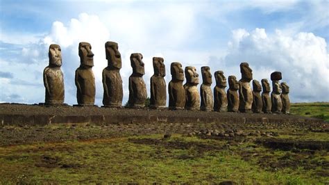 Easter Island - The large stone statues, or moai, for which Easter Island is famous, were carved ...