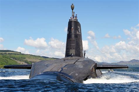 HMS Victorious | Royal Navy submarine HMS Victorious departs… | Flickr