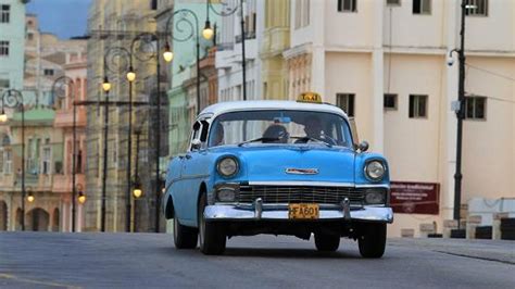 Cuba: a Rolling Car Museum - Tiplr