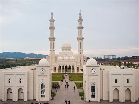 Aerial View Of Masjid Sri Sendayan Stock Photo - Download Image Now - Aerial View, Ancient ...