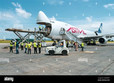 Boeing 747 Cargo Loading High Resolution Stock Photography and Images - Alamy