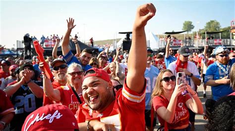 Chiefs fans celebrate kickoff of NFL season with ‘World’s largest tailgate’ at Arrowhead ...