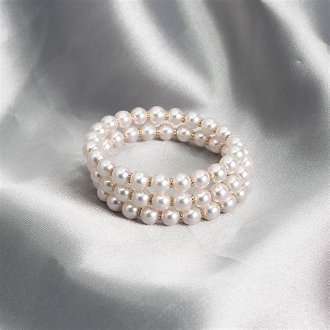 The Exquisite Triple Japanese Akoya Pearl Bracelet 6.5mm | Pearls.jp