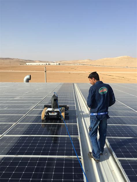 Solar Panel Cleaning Robot - hyCLEANER.eu