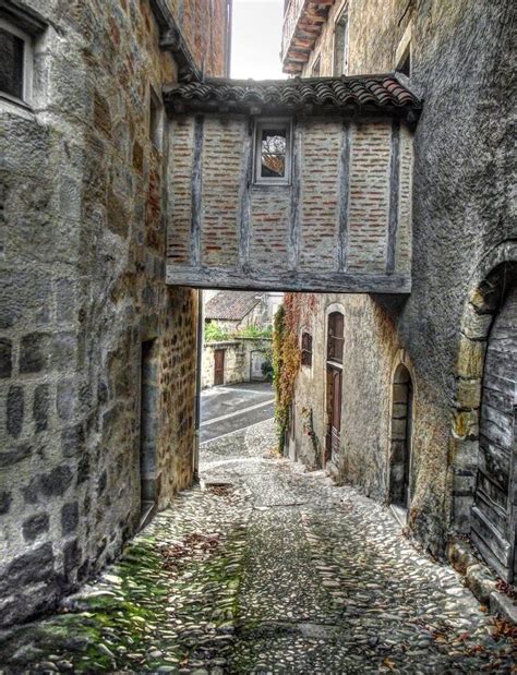 Figeac 41 - Old street | Medieval houses, Architecture, Beautiful buildings