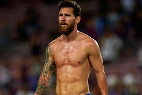 Lionel Messi's Football Diet & Workout Plan | Man of Many