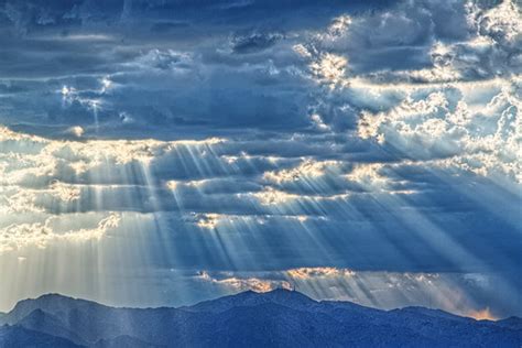 Afternoon Sun Rays in HDR | Sun rays over the White Tanks mo… | Flickr