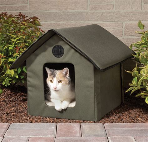 Heated Outdoor Cat House