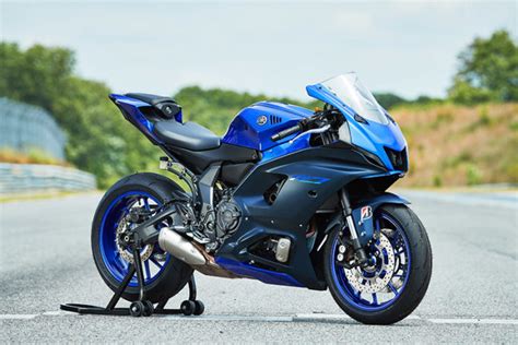 2022 Yamaha Yzf R7 First Look Cycle World In 2021 Yamaha Yzf - Riset