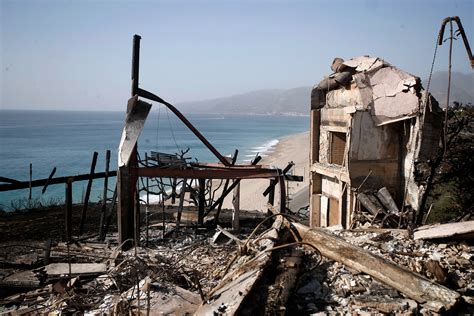 After Woolsey Fire Malibu Residents Rebuild: Now What? - Rolling Stone