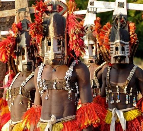 Dogon People of Bandiagara, Mali, West Africa Carved wooden Tribu Dogón ...