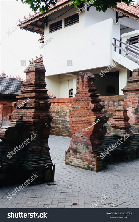 Entrance Gate Sunan Kudus Tomb Area Stock Photo 2186096049 | Shutterstock