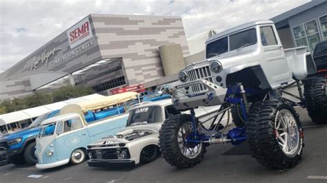 [Gallery] SEMA Day One: Previews and SEMA Awards – RacingJunk News