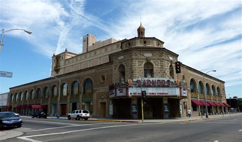 File:2009-0725-CA-Fresno-WarnorsTheatre.jpg - Wikimedia Commons