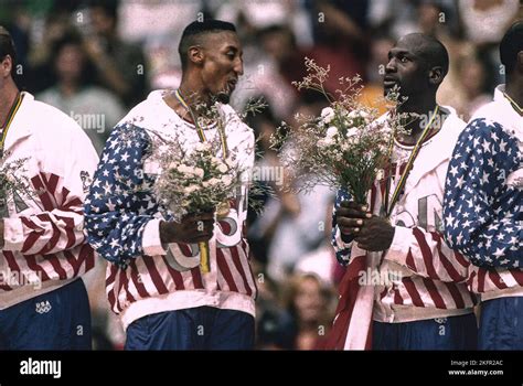 Scottie pippen 1992 hi-res stock photography and images - Alamy