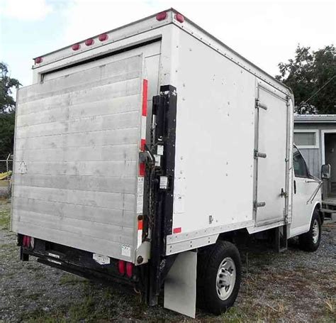 Chevrolet Express Cutaway 3500 Box truck (2006) : Van / Box Trucks