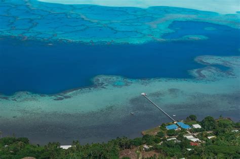 Hiking in Maupiti: Panoramic View at Mount Teurafaatiu