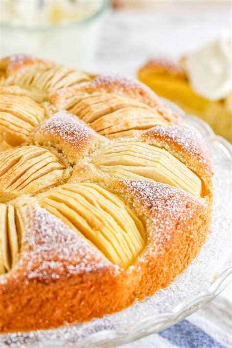 The EASIEST German Apple Cake {Versunkener Apfelkuchen Recipe}