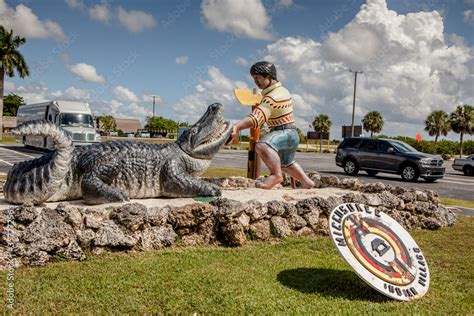 Miccosukee Indian Village Museum entrance Stock Photo | Adobe Stock