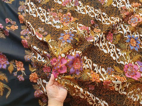 Indonesian Batik Fabric Kebaya Encim, Sarong Parang Floral Black Sogan ...