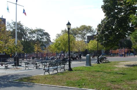 Kelly Park Playground : NYC Parks