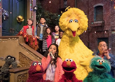 Sesame Street: Elmo's Playdate With Lin-Manuel Miranda | POPSUGAR UK Parenting