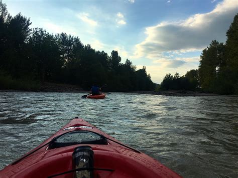 Afternoon "Business Meeting" on the River : Kayaking