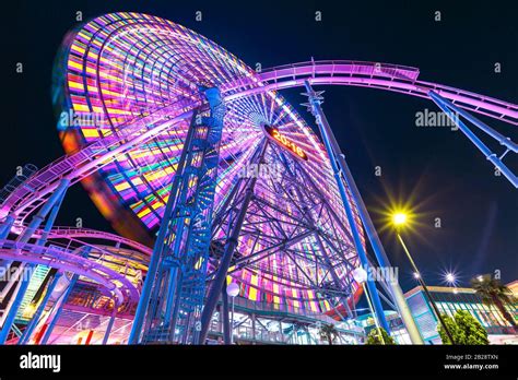 Roller coaster minato mirai hi-res stock photography and images - Alamy