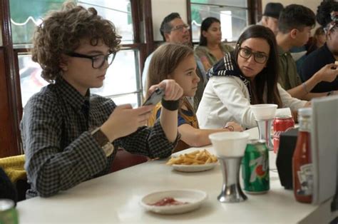 'Better Things' Earns a Season Five Renewal