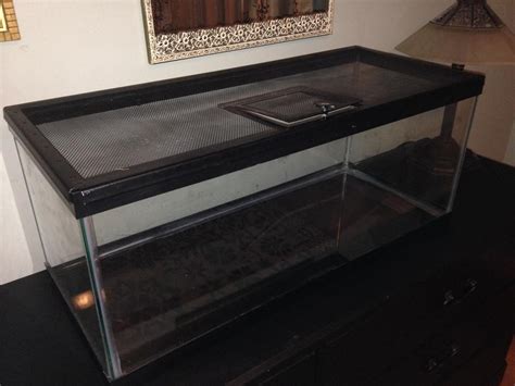 20 Gallon reptile tank with lid Outside Ottawa/Gatineau Area, Ottawa