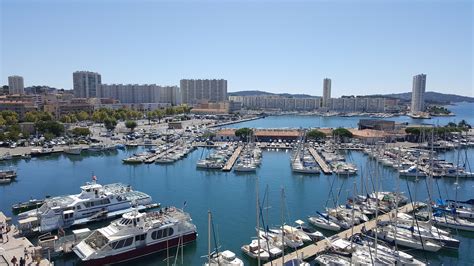 location TOULON LE PORT - VUE MER - T2 de 78m² DERNIER ETAGE | Sun ...