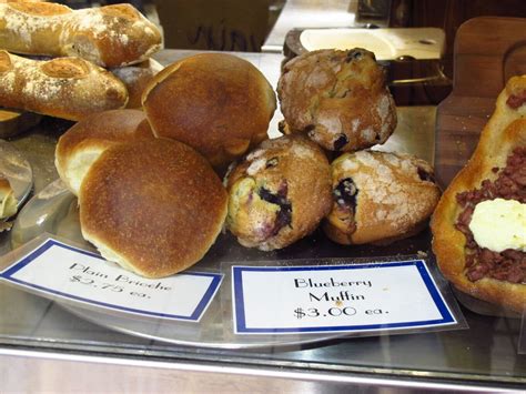 New York City Eats: Levain Bakery - Kiku Corner