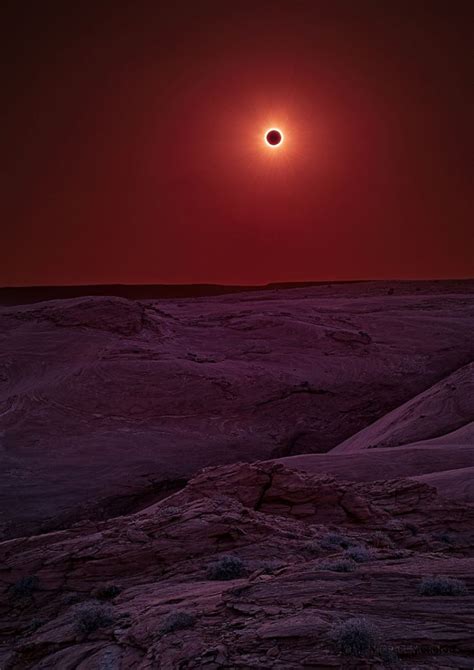 Solar eclipse on a canyon, makes it look like we're on Mars! : r/interestingasfuck