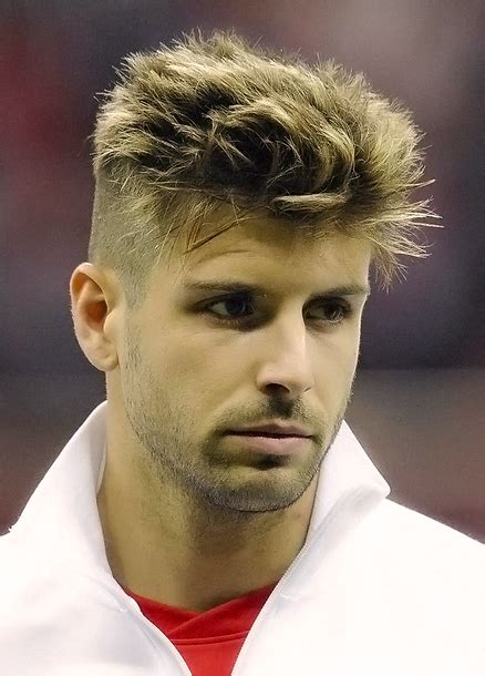 Hairstyle Advice: Miguel Veloso hairstyle