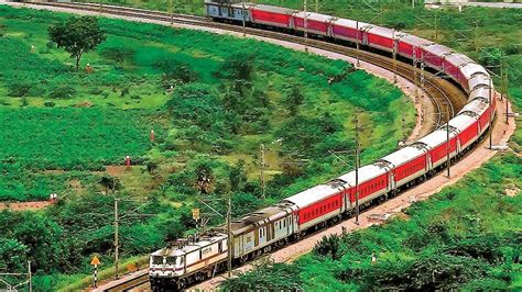 Indian Rail Transport Day: तुम्हाला माहीत आहे का भारतात पहिली प्रवासी ...