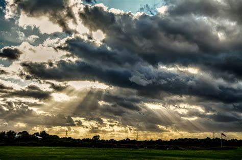 Fondos de pantalla : Reino Unido, cielo, clima, Nubes, Nikon, día, nublado, Rayos, gotitas de ...